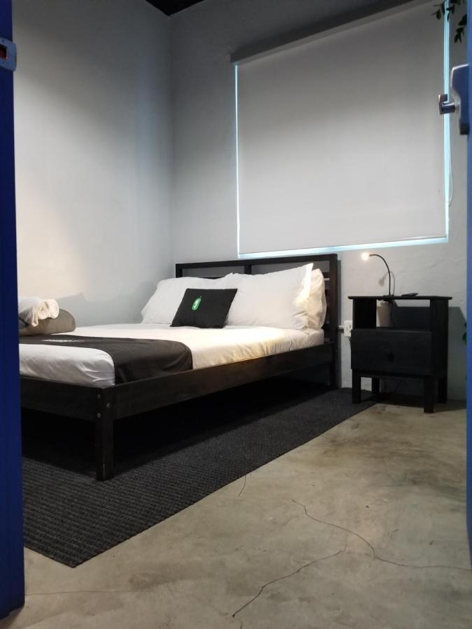 Nomada Urban Beach Hostel- Calle Loiza (Adults Only) Сан Хуан Екстериор снимка