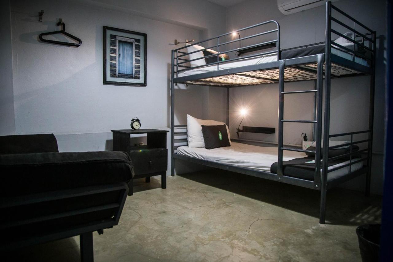 Nomada Urban Beach Hostel- Calle Loiza (Adults Only) Сан Хуан Екстериор снимка